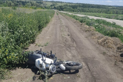 В Вольском районе на мотоцикле разбилась 20-летняя девушка