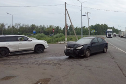 В Вольском районе мать и 12-летняя дочь пострадали в ДТП с «Крузером»