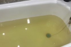 Жители Вольска пожаловались на воду из крана, как из лужи
