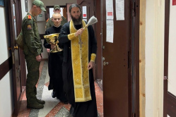 Вольский тыловой институт решили освятить