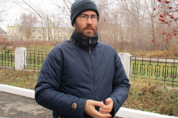 Овдовевшему вольскому священнику требуется помощь на лечение сына от саркомы