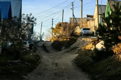 Вольский чиновник не смог подняться на автомобиле на Октябрьские горы