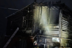 В Вольске спасли семью из горящего двухэтажного дома