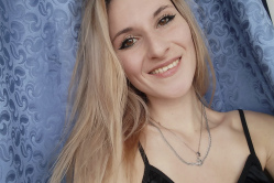 Уволенная за секс с школьником педагог готова мыть посуду в Вольске