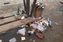 В Вольске автостанция превратилась в помойку