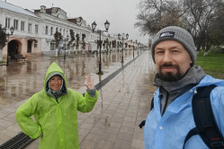 В Вольске охранник орал и угрожал туристам из Санкт-Петербурга