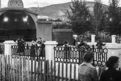 Жители Вольска объяснили, чем танцы в парке лучше интернета