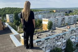 В Вольске дети устроили опасные фотосессии на краю 10-этажного дома