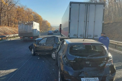 Два человека пострадали в столкновении четырех автомобилей в Вольском районе