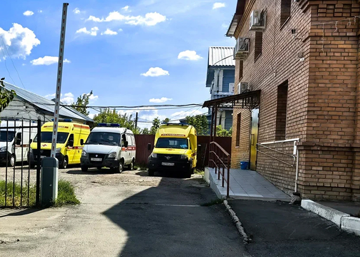 В Вольске водитель скорой помощи остался без зимней спецодежды