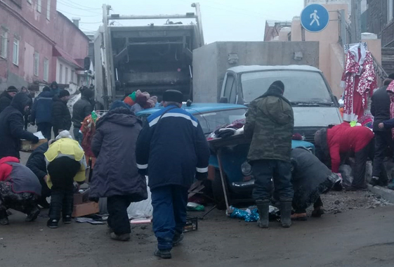 После ДТП с мусоровозом в Вольске водителям рекомендовали «переобуться»