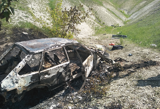 В Вольске сожгли застрявший в ложбине автомобиль