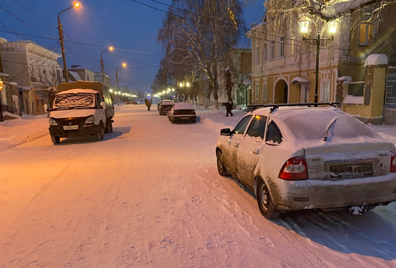 За парковку на пешеходной улице наказали 13 водителей