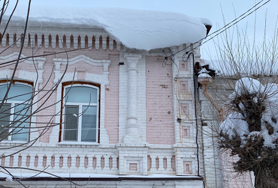 Жителям Вольска советуют почистить крыши
