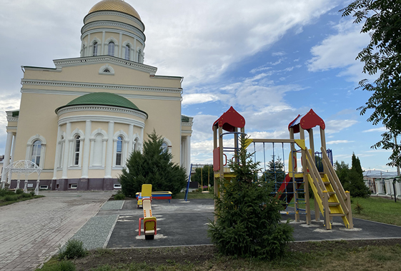 На территории собора откроют детскую площадку и фотозону