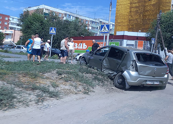 В Вольске автоледи на тротуаре сбила пешехода