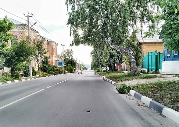 На опасном перекрестке просят установить лежачего полицейского