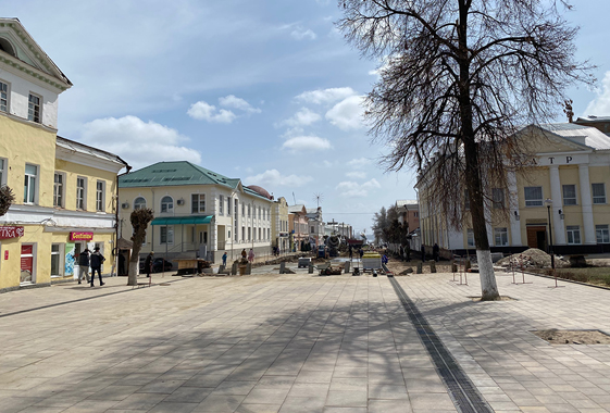 Революционную должны вымостить плиткой до Волги к ноябрю