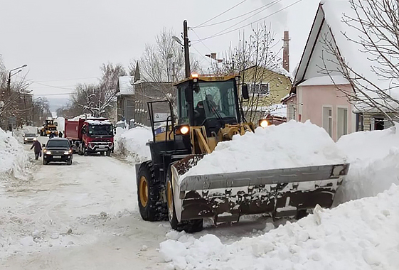 Три миллиона помощи направлены на вывоз снега из Вольска