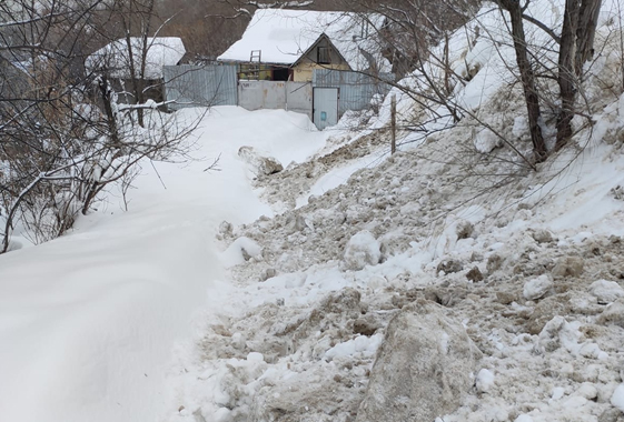 В Вольске ребята не попали в детсад из-за заваленной дороги