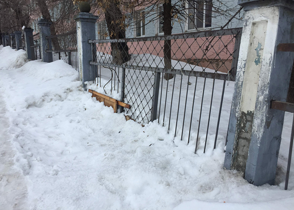 В Вольске украли «Вешалку добра»