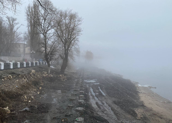 Жители Вольска загадили берег Волги