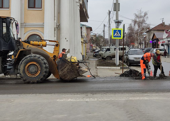 На улицах Вольска начались дорожные работы