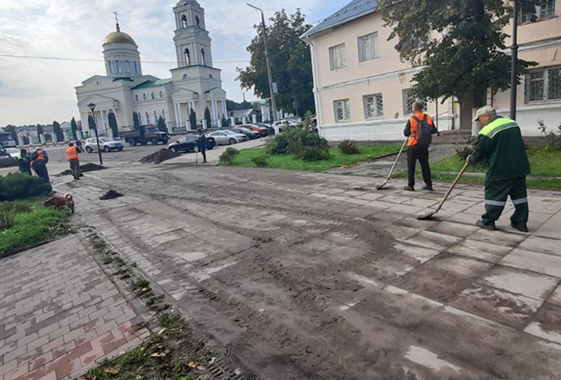 В Вольске пешеходную зону засыпало песком