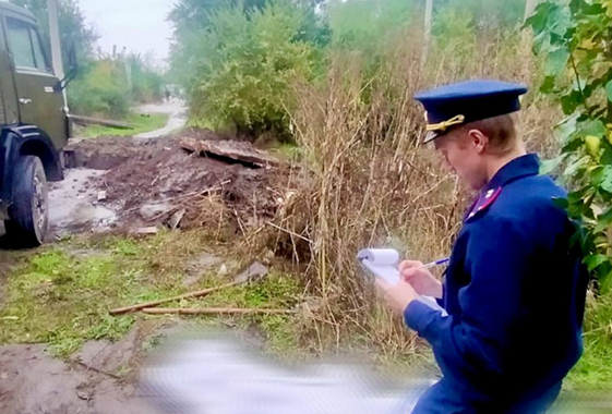 Водителя могло убить током при спасении крана