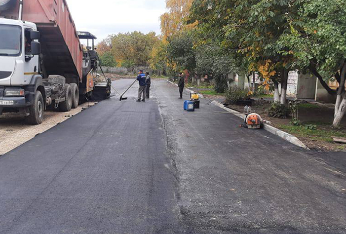 На Кленах по программе Панкова отремонтировали еще один двор