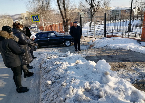 В Вольске не хватает техники для уборки тротуаров