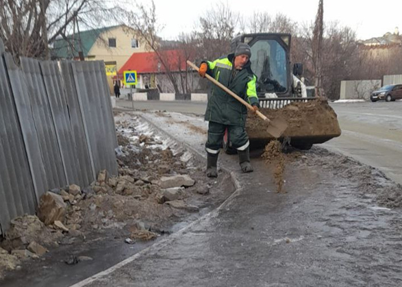 В Вольске появилась шутка про летние тротуары