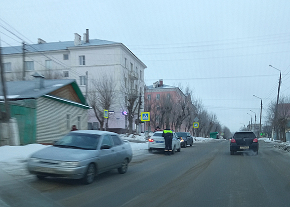 В Вольске «Приора» на пешеходном переходе сбила девушку