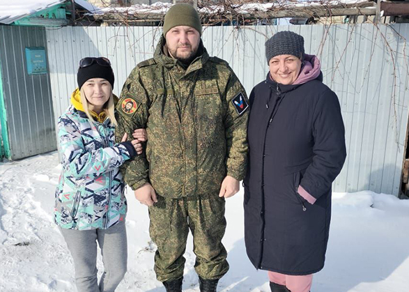 Боец СВО вернулся с фронта и поблагодарил волонтеров