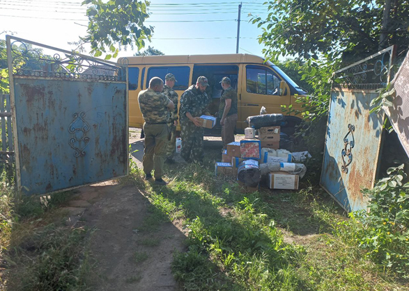 Вольские волонтеры купили «Газель» и съездили в зону СВО