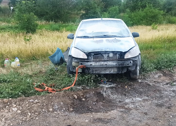 На трассе под Вольском загорелась иномарка