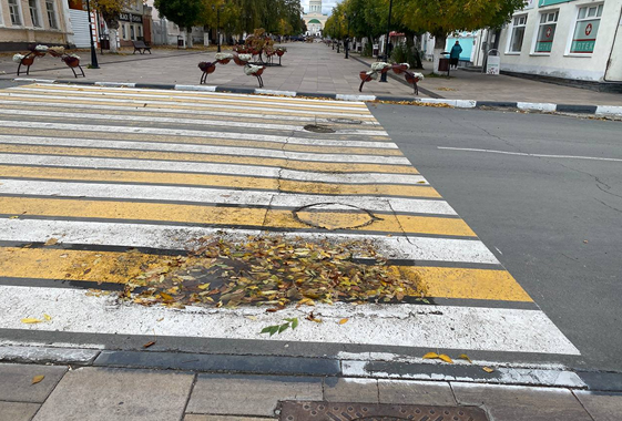 В центре Вольска продолжает проваливаться асфальт