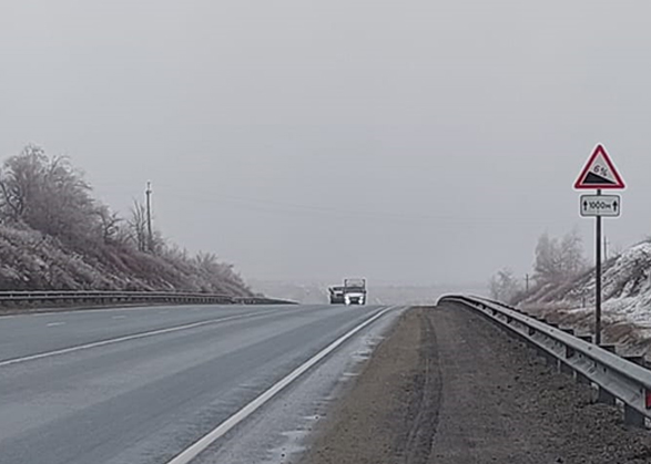 В Вольском районе два автомобиля вылетели в кювет