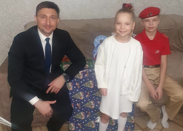 Модель из Вольска увидела в министре волшебника
