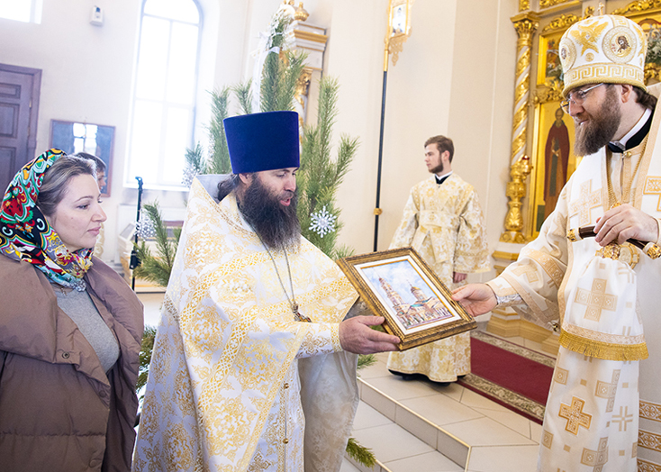 Митрополит за помощь храму в Вольске поблагодарил Володина и Бусаргина