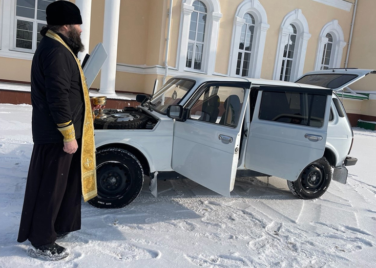 Вольский предприниматель купил для СВО третий автомобиль