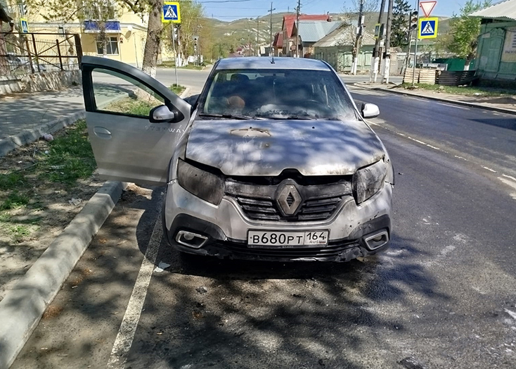 В Вольске во время движения загорелась иномарка