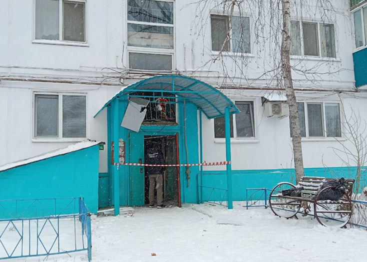 Мужчина из ревности пытался взорвать у подъезда бывшую жену