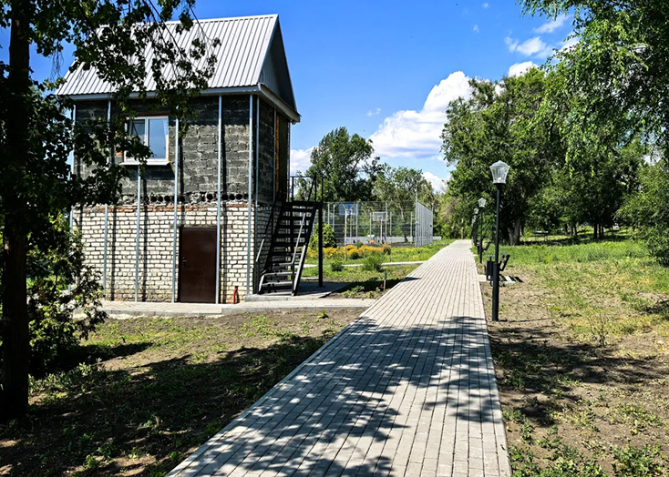 В Вольске дети разбили 9 фонарей в парке