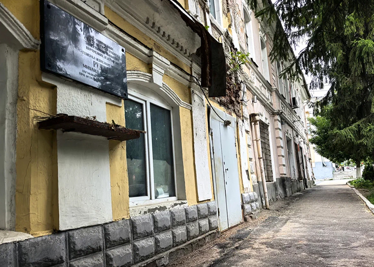 Памятную доску генерала милиции в Вольске предложили перенести