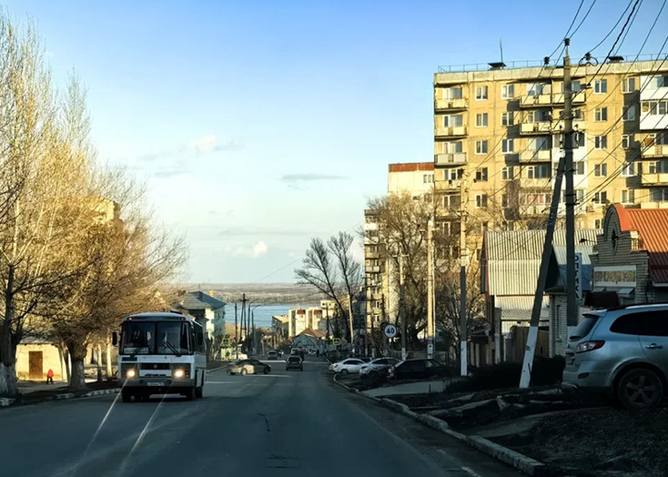 Жители Вольска разбомбили лифт в 9-этажном доме