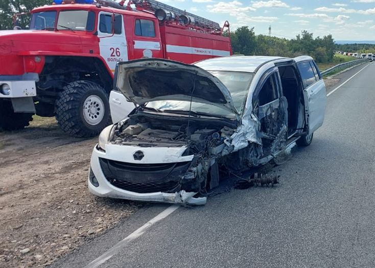 В Вольском районе три человека пострадали в массовой аварии