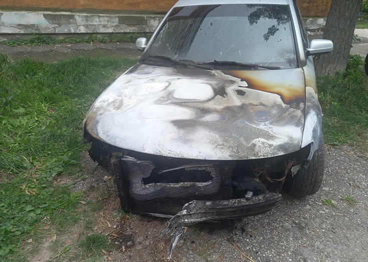 В Вольске на ходу загорелся «Фольксваген Пассат»