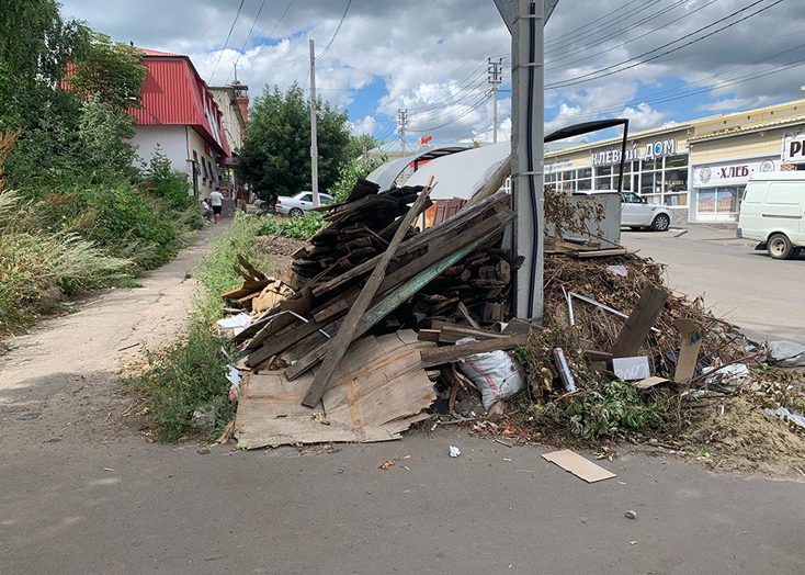 В Вольске жалуются на мусорные завалы