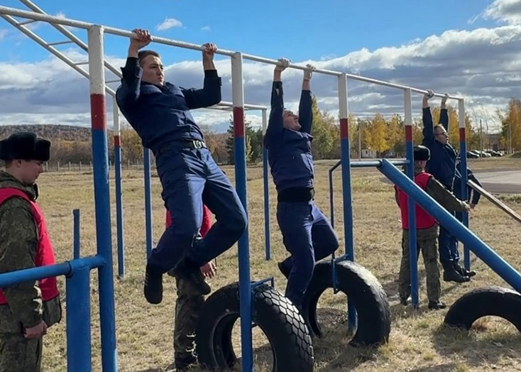 Сотрудники прокуратуры в Вольске прошли физическую и огневую подготовку